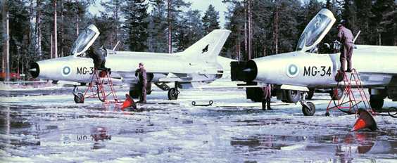 Ilmavoimien MiG-21F -hävittäjiä