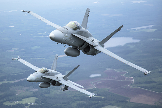 Ilmavoimien F/A-18 Hornet -monitoimihävittäjät. Kuva: Aviation Photocrew