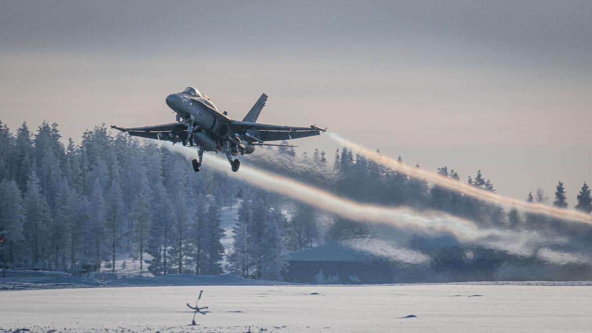 F/A-18 Hornet -monitoimihävittäjä.