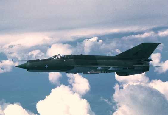 Ilmavoimien MiG-21BIS -hävittäjä