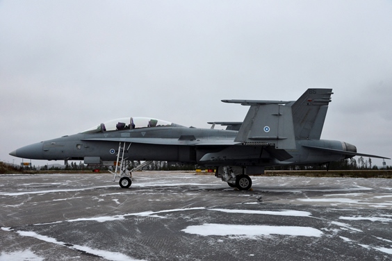 MLU 2 -elinkaaripäivityksen läpikäynyt F/A-18D Hornet