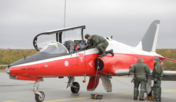 Ilmasotakoulun Hawkit Oulunsalossa Ahjo 26 -harjoituksessa viikolla 17