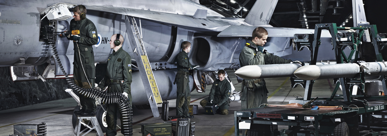 Ansök till att bli hjälpmekaniker, militärförare eller luftlägesbevakare - Ansökningstiden löper ut 1.3. och 1.9.