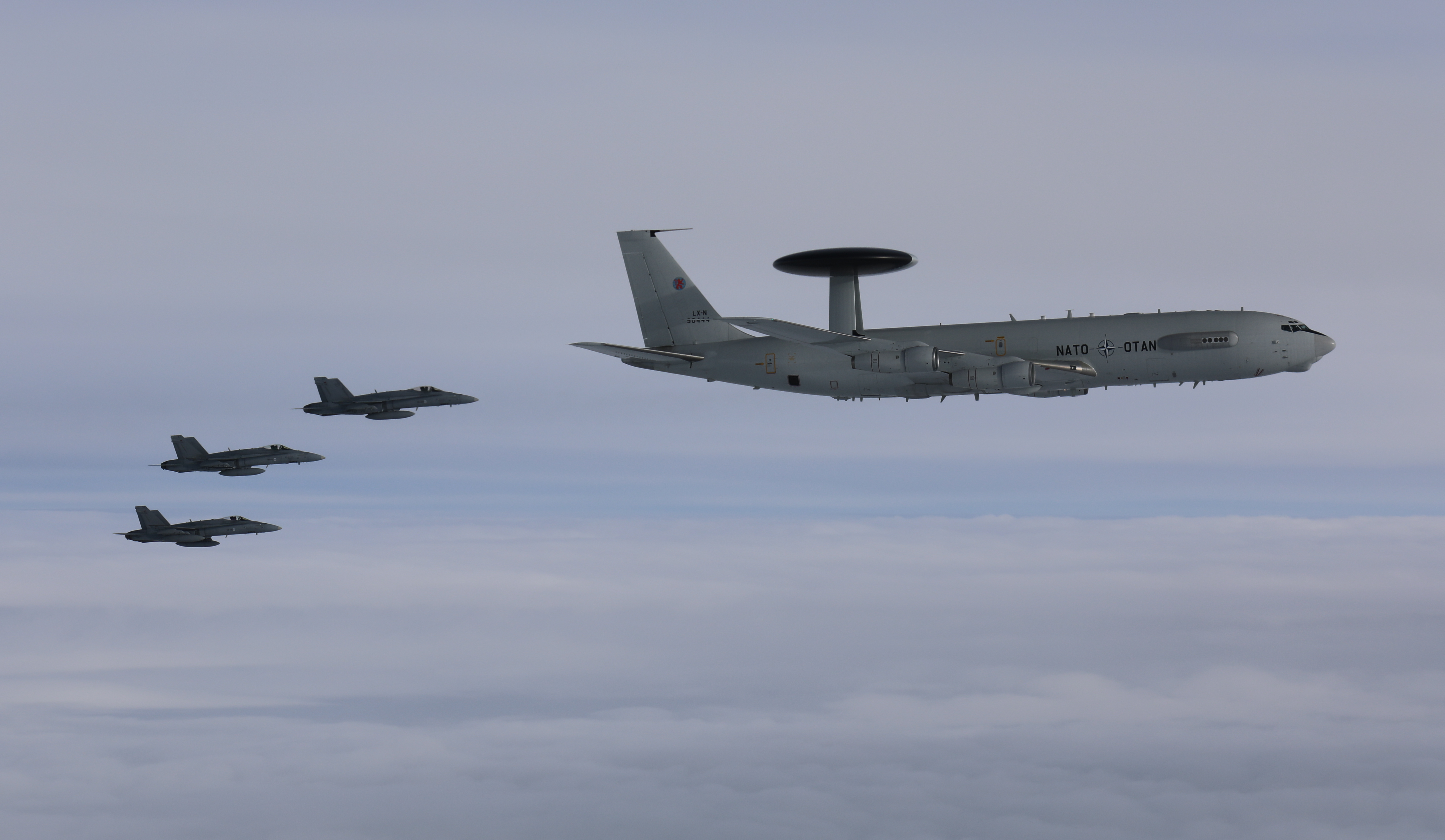 Naton E-3A Sentry AWACS ensimmäistä kertaa tehtävällä Suomessa