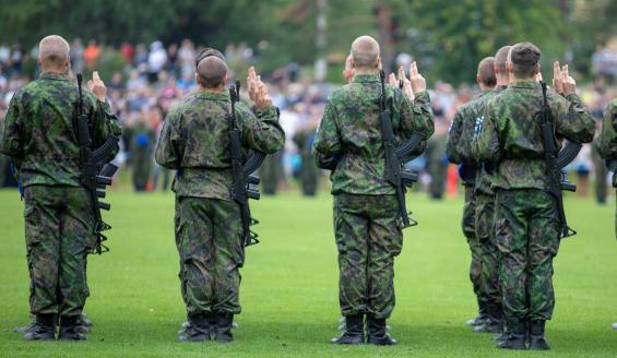 Ilmasotakoulun saapumiserän 2/25 sotilasvala- ja -vakuutustilaisuus Ilmasotakoulun saapumiserän 2/25 sotilasvala- ja -vakuutustilaisuus